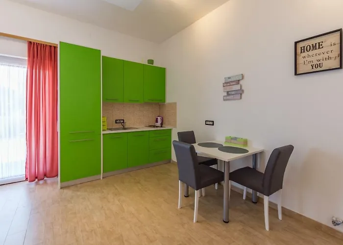 Lavanda 2 Apartment *